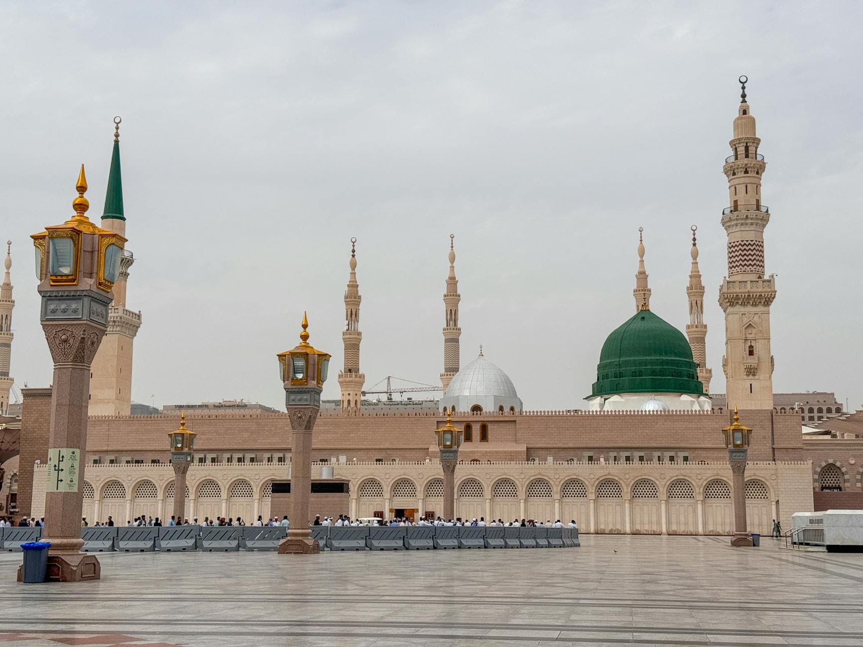 Photo by Aamir Nazir Lone on Pexels Stunning view of Al-Masjid an-Nabawi's iconic domes and minarets in Medina.